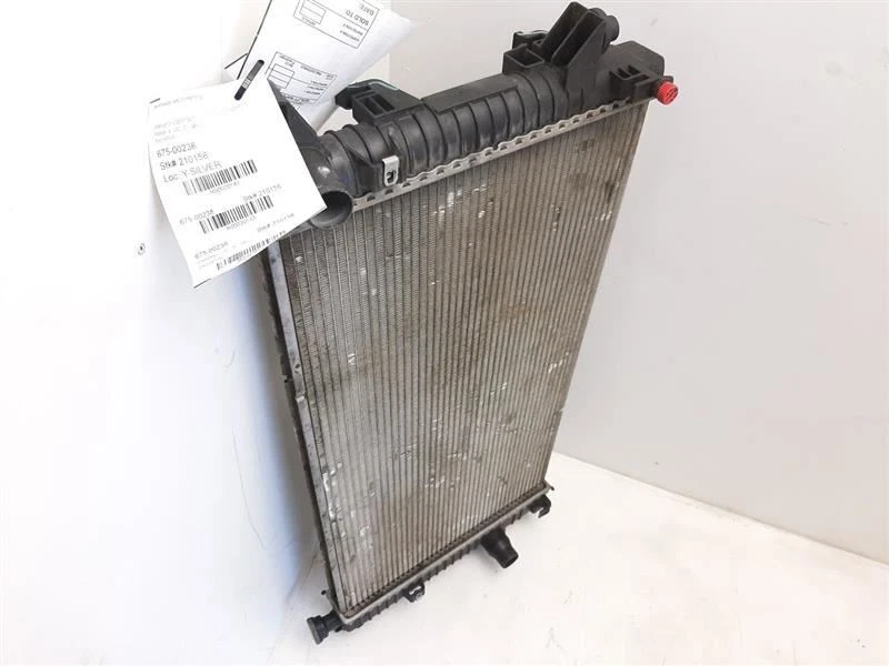 Radiator 5.4L Tow Package 2009-2014 Ford Expedition 9L3Z8005B - Изображение 1 из 4