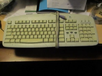 LOGITECH DELUXE ACCESS KEYBOARD RT7R11 V:58TW PS/2 WHITE W/ FADING - Image 1 of 3