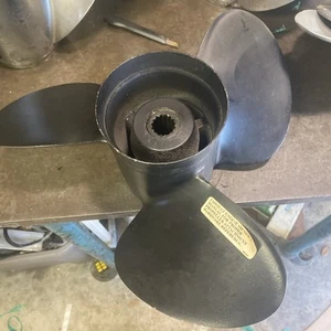 Michigan Wheel 031037 15.5 x 19 Aluminum Propeller Mercruiser - Bild 1 von 9