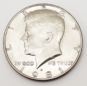 1981 D KENNEDY HALF DOLLAR  AVE CIRCULATED **FREE SHIPPING** - Picture 1 of 2