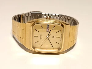 VINTAGE LUXURY RECTANGLE JAPAN GOLD PLATED MEN'S QUARTZ WATCH BRACELET "SEIKO" - Picture 1 of 19