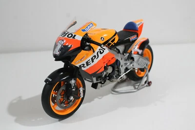  MINICHAMPS 122071069  HONDA  RC212V N 69 REPSOL MOTOGP 2007 NICKY HAYDEN #NEW#  - Image 1 of 4