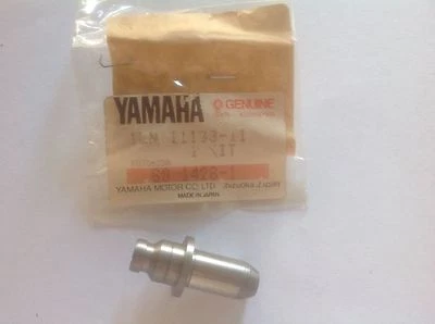 YAMAHA OEM INTAKE GUIDE KIT XT350 TT250 TT350 SRX250 1LN-11133-11 NEW - Image 1 of 3
