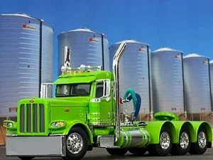 1/64 DCP LIME GREEN PETERBILT 389 TRI AXLE DAY CAB - Picture 1 of 6