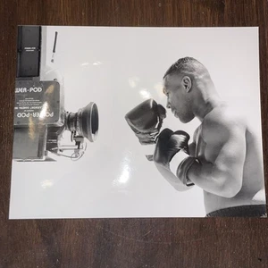 IRON MIKE !! 1989 Mike Tyson World Champion Original Type 1 Photo Shooting NEUWERTIG!! - Bild 1 von 4