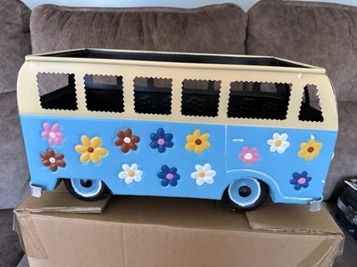 Nuevo Arado y Hogar 15" Azul Flower Power Bus Jardín Metal Jardinera Decoración Foto 1 de 4