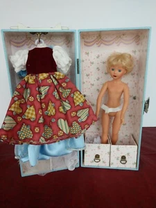 Vintage 10" Preteen doll with 12" wooden carrying case and clothes - Picture 1 of 11