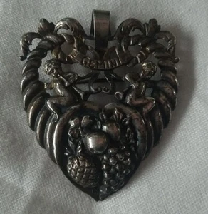 Vintage Sterling Silber Cini Sternzeichen Zwillinge Brosche Herzform - Bild 1 von 9
