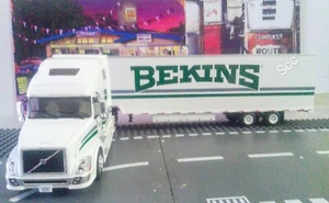 Volvo VNL 730 (2010) - BEKINS, American Truck, ALTAYA, DIECAST, 1:43 - Picture 1 of 9