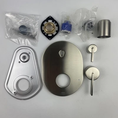 Moen UT3331BN Cia M-CORE 3-Series 2 manijas moldura de ducha níquel cepillado Foto 1 de 4