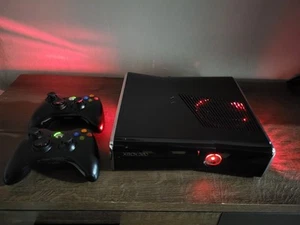 Xbox 360 Slim S 250GB RGH3 Umbau Laufwerk Flash LT3.0 LED MOD RED 2x Controller - Bild 1 von 16
