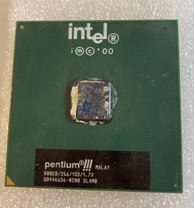 Processeur Intel Pentium® III 800EB/256/133 1.7V SL4MB 2/2 - Afbeelding 1 van 2
