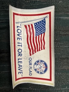 1950er Auto Fenster Aufkleber amerikanische Flagge BPOE Love It Or Leave - Bild 1 von 2