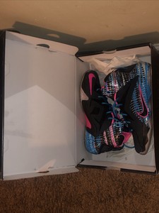 lebron james shoes womens