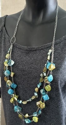 Gorgeous turquoise and lime green abstract shell necklace with glass seed pearls - Image 1 of 4
