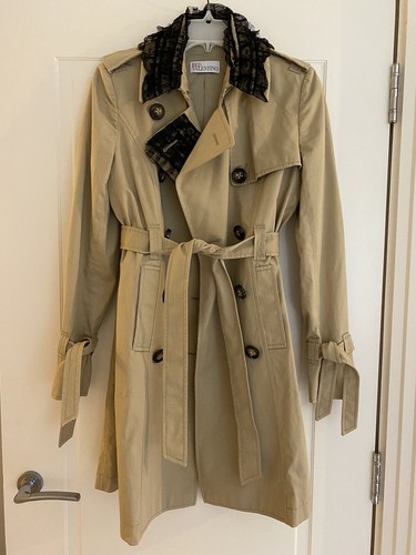 Giacca Lunga ROSSA VALENTINO Beige Con Dettagli Pizzo Nero