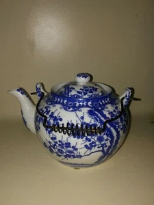 FINE & RARE Chinese Blue & White Porcelain Teapot floral with Bronze Handle - Picture 1 of 9
