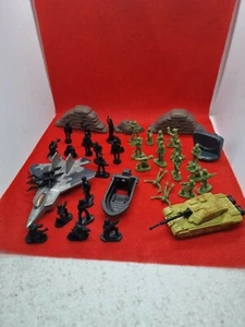 toy soldiers job lot - Picture 1 of 6