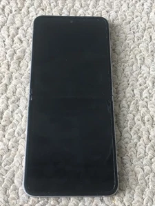Samsung Galaxy Z Flip6 Silver Shadow - Pour pièces uniquement - Photo 1 sur 8