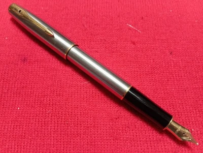 Parker Sonnet Fountain Pen. Flighter/GT. GP Medium Nib. Cartridge. France - Image 1 of 4