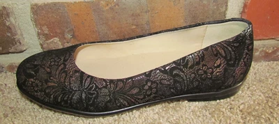 SAS Scenic Women's Black Lace Print Leather Ballet Flats Shoes 9 M Made in USA - Image 1 of 4