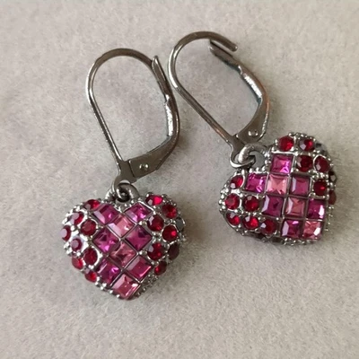 Brincos de coração vintage GIVENCHY pedras rosa e vermelhas usados Japão - Imagem 1 de 4