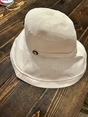 Cayyid Crema Mezcla Media Tela y Tejido Floral Parte Inferior Alambre Ala Cubo Sombrero Foto 1 de 4