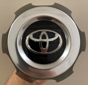 Toyota 4Runner Center Cap Hub Cover 2014-2023 4260B-35100 *BRAND NEW* - Picture 1 of 14