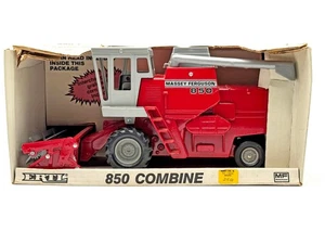 1/16 Massey Ferguson 850 Combine With 2 Heads - Picture 1 of 3