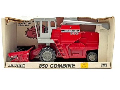 1/16 Massey Ferguson 850 Combine With 2 Heads - Image 1 of 3