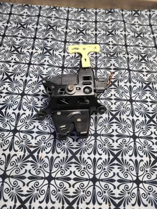 2006-2012 CHEVROLET MALIBU TRUNK LATCH POWER LOCK ACTUATOR RELEASE DECK LID OEM - Picture 1 of 2