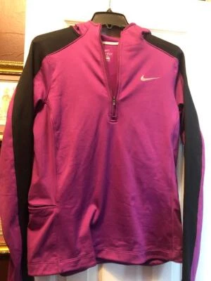 NUEVO CON ETIQUETAS Damas NIKE PÚRPURA Y NEGRO Forrado de Vellón 1/4 Cremallera Manga Larga Sudadera con Capucha - L Foto 1 de 2
