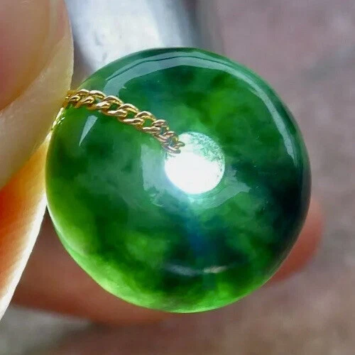 COLGANTE BIRMANO FINO BRILLANTE VERDE ESMERALDA HELADA JADEÍTA JADE A DONUT 27 quilates Foto 1 de 4