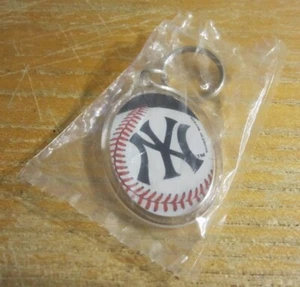 New York Yankees 1,5"X2,5" 2004 WinCraft Kunststoff Schlüsselanhänger mit Ring MLB Baseball - Bild 1 von 2