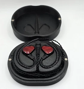TRUTHEAR ZERO RED & BLUE EARPHONE CASE - Picture 1 of 13