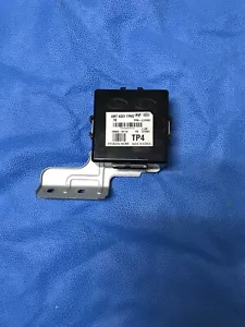 2016 Hyundai Veloster TPMS Module 95800-2V110 - Foto 1 di 4