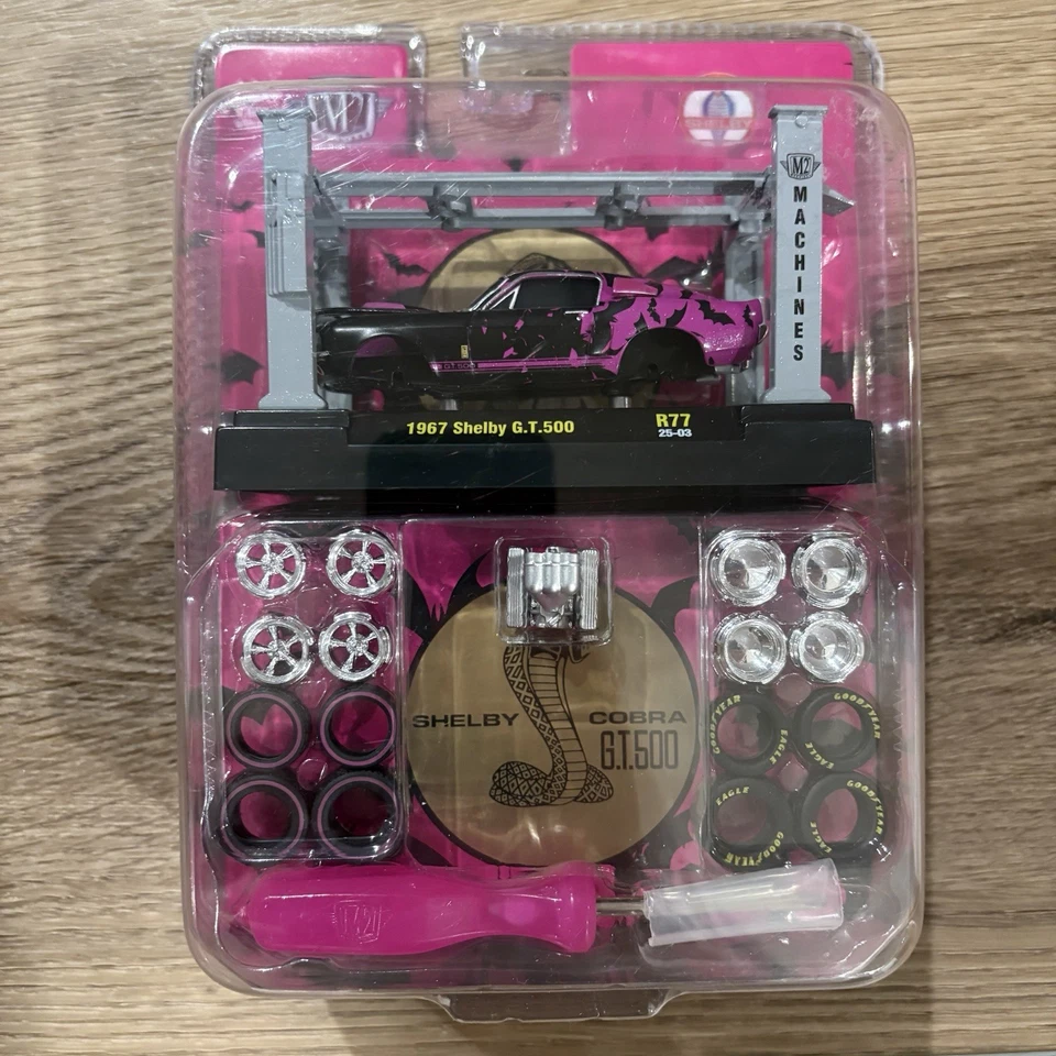 M2 Machines Model Kit - 1967 Shelby G.T. 500 - Release 77 - Pink/Black SHELBY - Image 1 of 4