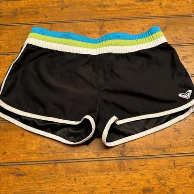 Shorts esportivos femininos Roxy preto com acabamento verde azul tamanho 9 - Imagem 1 de 4
