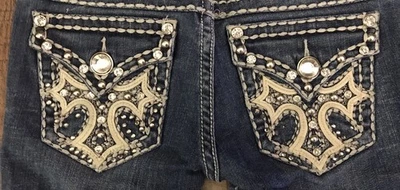 Shorts jeans LA Idol EUA tamanho 0 strass bling e bolsos estampados cruzados - Imagem 1 de 4
