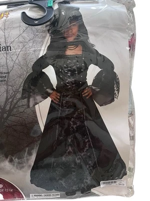 Vestido Victoriano con Enagua Aro, Mini Sombrero Diadema con Velo Foto 1 de 4