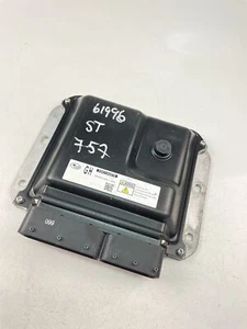 ST757 SUBARU Engine Control Unit ECU 22611AU270 - Picture 1 of 3