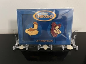 D23 Expo Disney Insiders Hercules & Megara 25th Anniversary Pin Set 2022 Sold - Bild 1 von 2