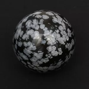 50 mm + natürliche Schneeflocke Obsidiankugel von Hand. Kristall heilende Kristallkugel - Bild 1 von 5