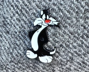 Sylvester Cartoon Katze Looney Tunes Geschenk Emaille Pin für Hüte Rucksäcke Shirts - Bild 1 von 1
