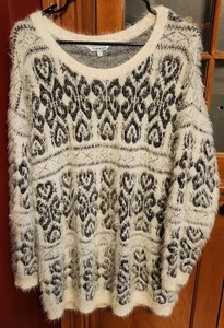 Nostalgia Ivory and Black Soft Cozy Fuzzy Pullover Sweater Aztec Print Large L - Picture 1 of 2