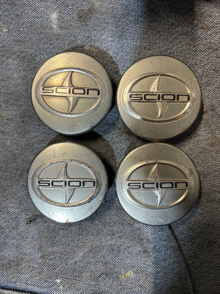 Tapacubos de rueda Scion Foto 1 de 1