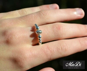 Anillo elástico hecho a mano con plata de ley. - Imagen 1 de 5