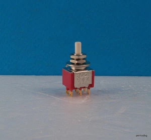 1PCS 8221SHZGE SWITCH PUSHBUTTON DPDT 1A 120V S&K COMPONENTS USA NOS GOLD - Picture 1 of 9