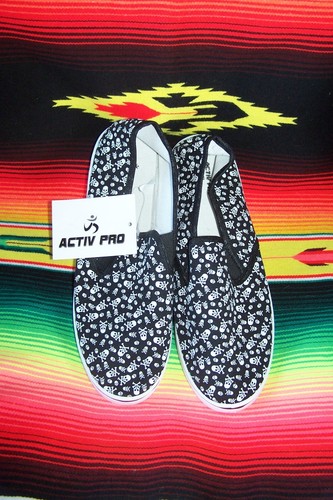 VANS Scarpe da ginnastica nuove con etichette ~ Darling Fun Skull & Crossbone Day Of The Dead stile furgone slip on 11