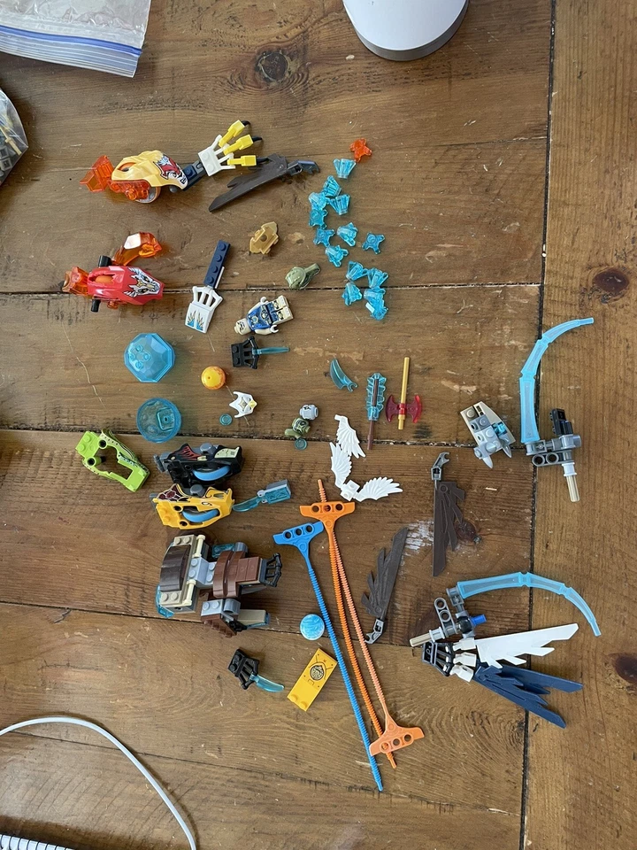 Lego Legends of Chima Assorted Pieces And Minifigures - Image 1 of 4